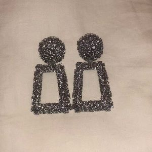Retro earrings in silver!
